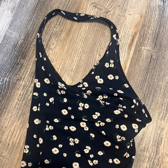 Small hollister flower cute summer tank top/blue with flower pattern - Picture 2 of 4